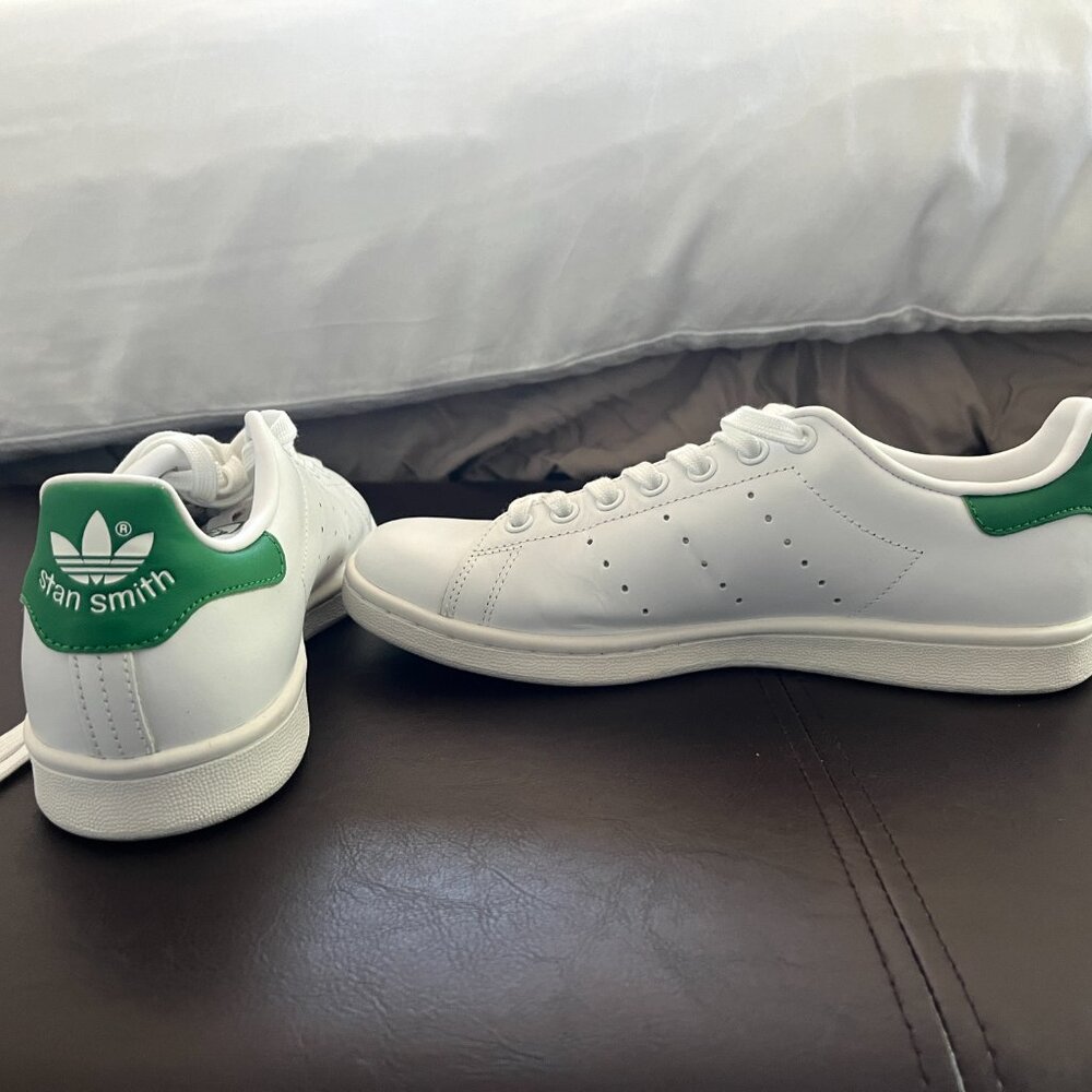 Adidas Originals Stan Smith women's 7.5 white and green sneakers